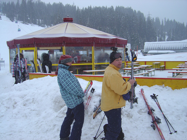 Warten auf den Skibus