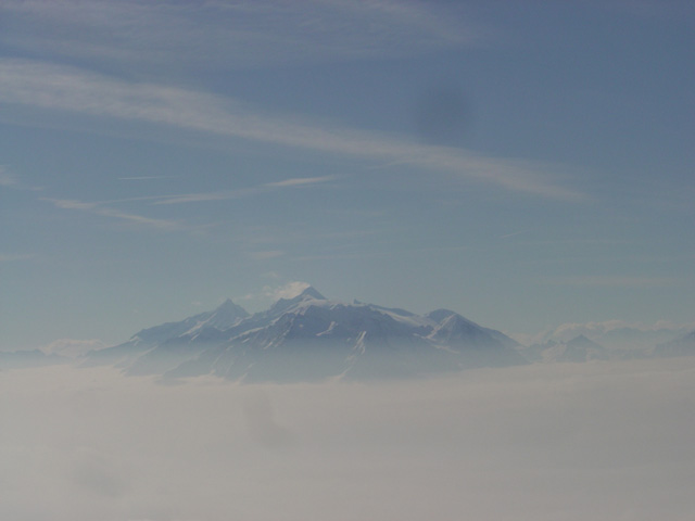 Blick vom bergangsjoch zum Olperer (3476m) mit Skigebiet Tux/Hintertux